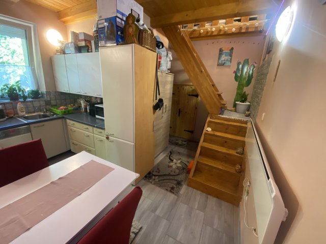 Eladó családi ház, Kesztölcön 24.9 M Ft, 1 szobás