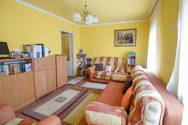 Eladó ikerház, Kápolnásnyéken 95.9 M Ft, 3 szobás