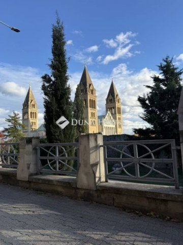 Eladó téglalakás, Pécsett 59.9 M Ft, 2 szobás