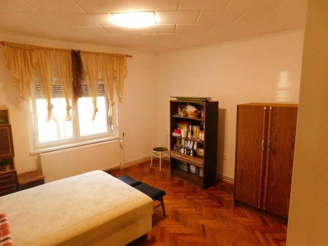 Eladó családi ház, Veszprémben 79.9 M Ft, 2 szobás