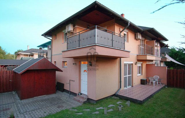 Eladó sorház, Vecsésen 94.9 M Ft, 4 szobás
