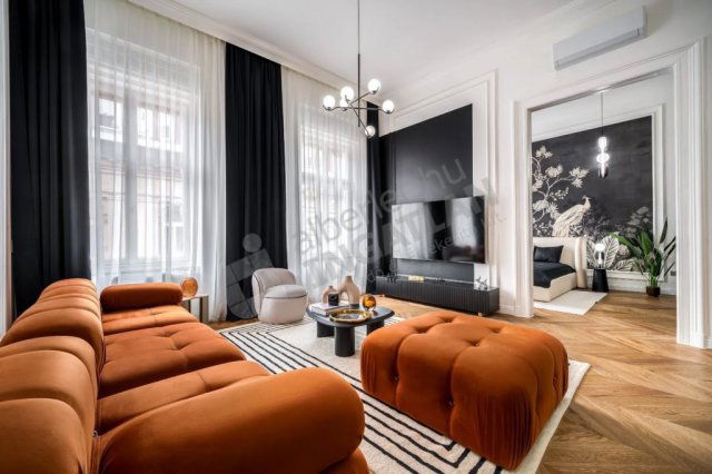 Kiadó téglalakás, albérlet, V. kerületben, Párizsi utcában