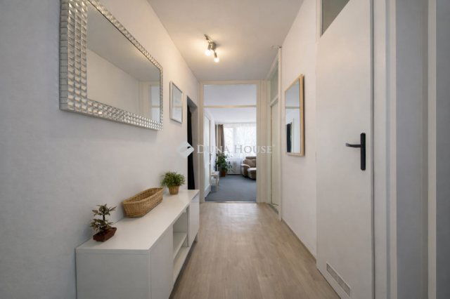 Eladó téglalakás, Budapesten, III. kerületben 74.9 M Ft