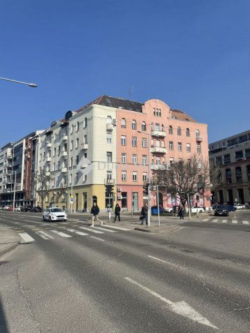 Eladó téglalakás, III. kerületben, Nagyszombat utcában