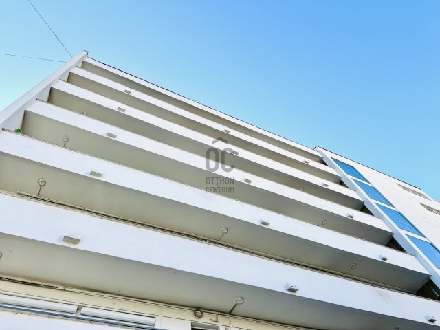 Eladó téglalakás, Győrött 50 M Ft, 2 szobás