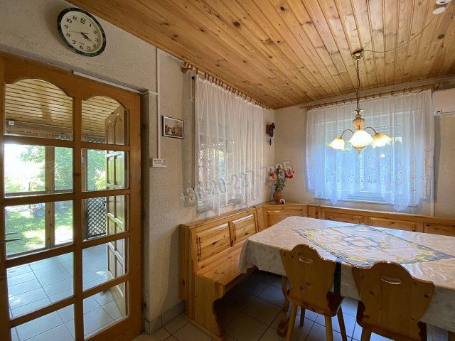 Eladó nyaraló, Szigetbecsén 89.9 M Ft, 4 szobás