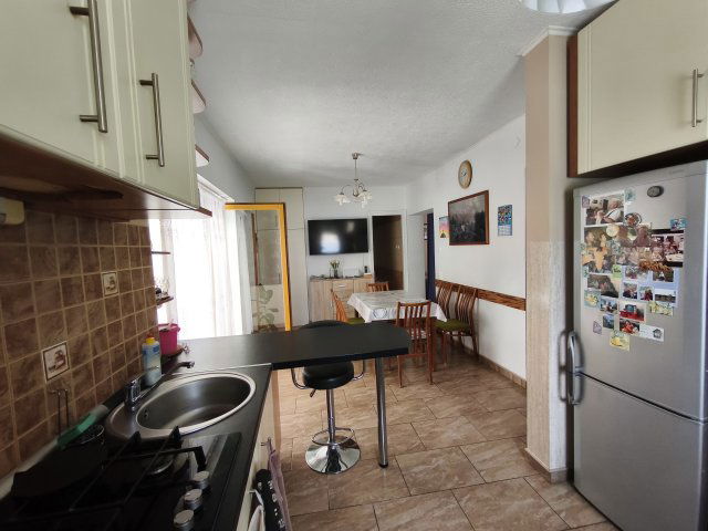Eladó családi ház, Kaposváron 85 M Ft, 6 szobás