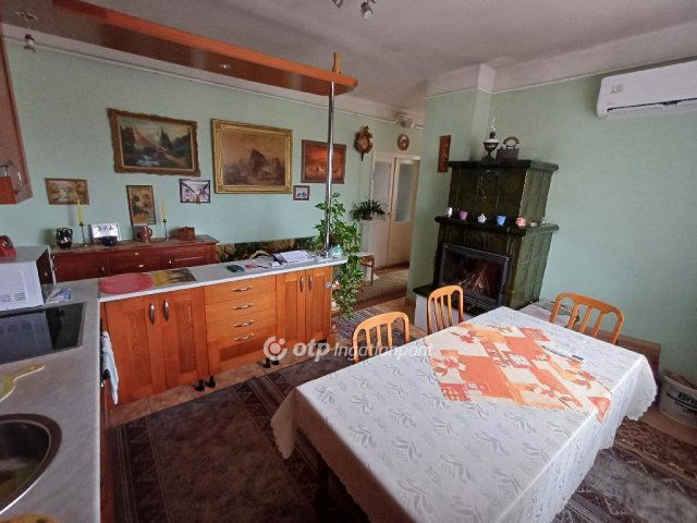 Eladó családi ház, Baján 49 M Ft, 5 szobás