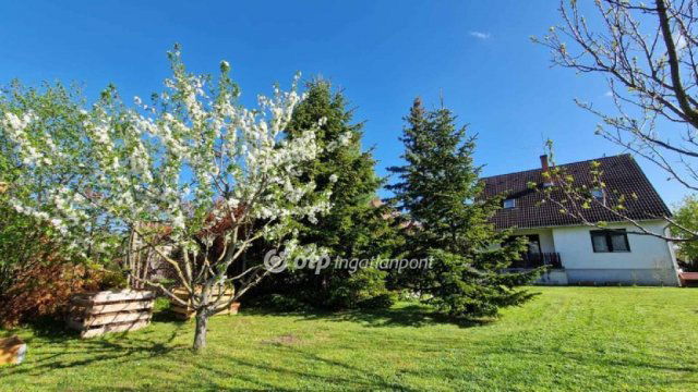 Eladó családi ház, Veszprémben 123 M Ft, 5 szobás