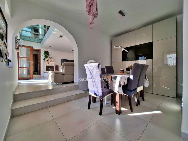 Eladó családi ház, Veszprémben 214.99 M Ft, 5+2 szobás