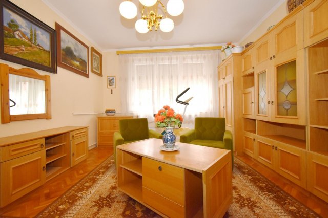 Kiadó téglalakás, albérlet, Debrecenben 230 E Ft / hó, 3 szobás