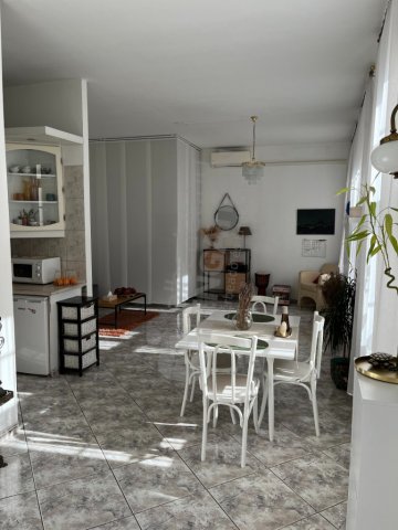 Kiadó téglalakás, albérlet, VI. kerületben, Nagymező utcában