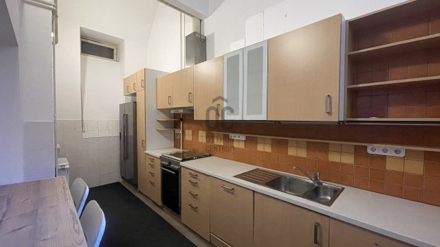 Kiadó téglalakás, albérlet, Budapesten, V. kerületben, 4 szobás