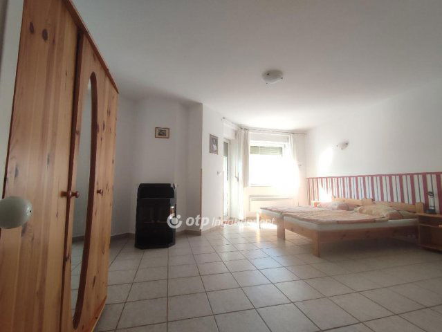 Eladó családi ház, Hajdúszoboszlón 175 M Ft, 5+3 szobás