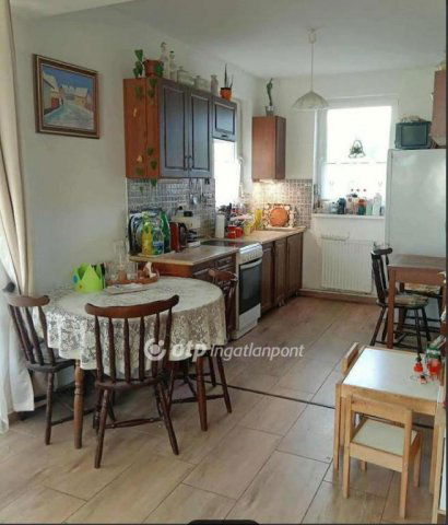 Eladó sorház, Vácon 100 M Ft, 1+3 szobás / költözzbe.hu