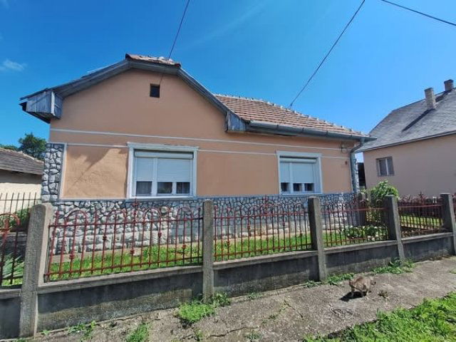 Eladó családi ház, Aszalón 16 M Ft, 3 szobás