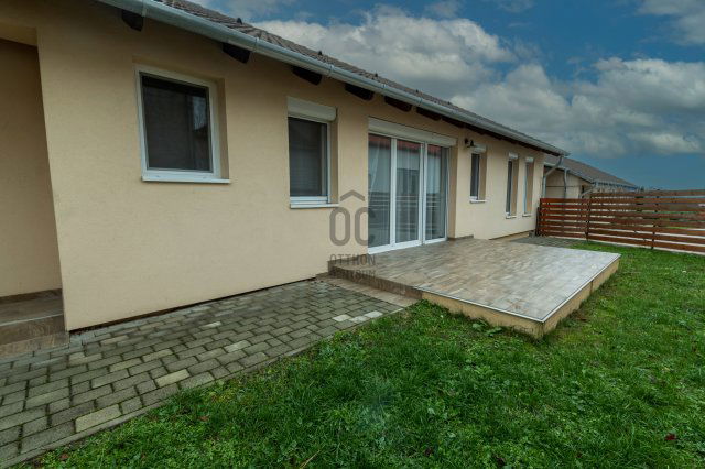 Eladó családi ház, Úrhidán 89 M Ft, 4 szobás