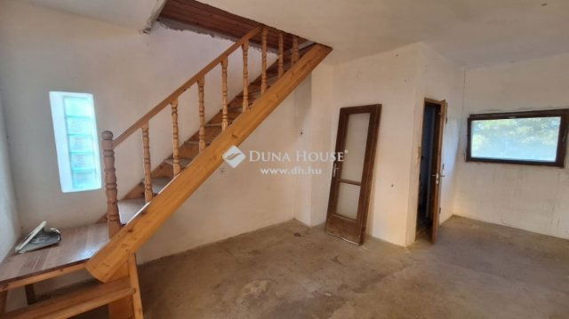 Eladó családi ház, Iszkaszentgyörgyön 34.1 M Ft, 1 szobás