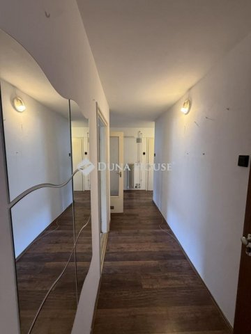 Eladó téglalakás, Siófokon 57.5 M Ft, 3 szobás