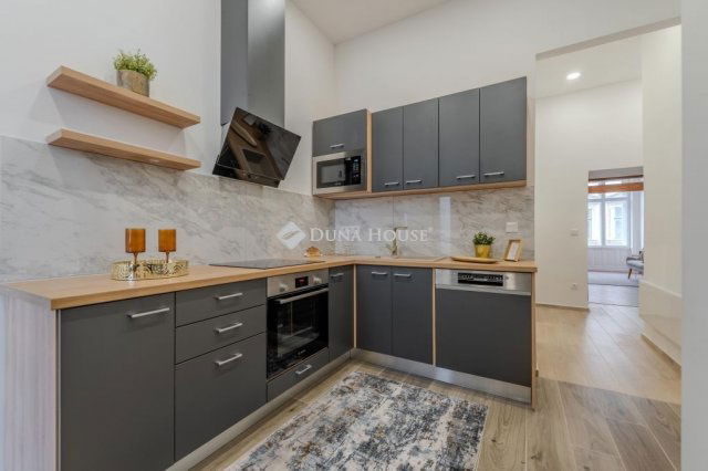 Eladó téglalakás, Budapesten, VI. kerületben 149.9 M Ft