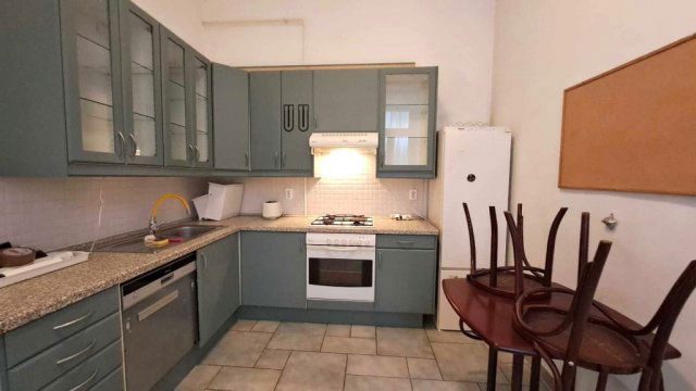 Eladó téglalakás, Budapesten, V. kerületben, Váci utcában