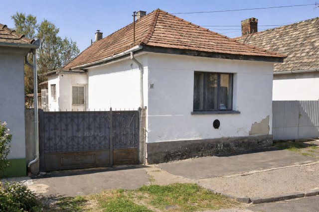 Eladó családi ház, Tapolcán 33.9 M Ft, 2 szobás