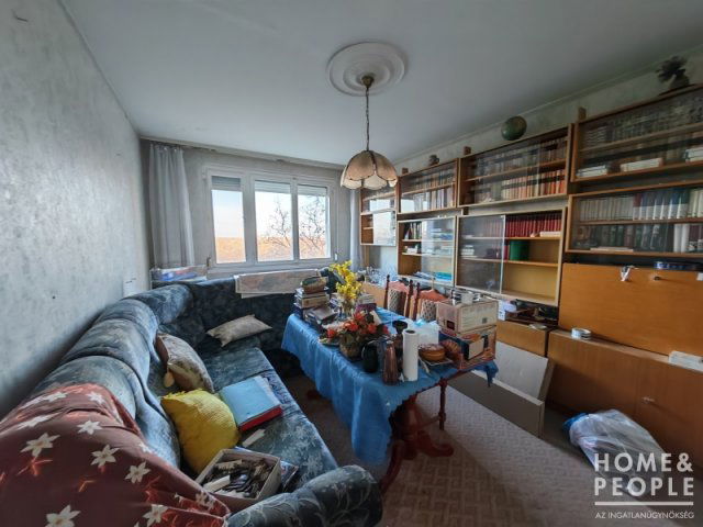 Eladó téglalakás, Szegeden 59.999 M Ft, 2+1 szobás