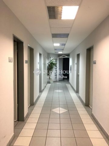 Eladó iroda, Budapesten, X. kerületben 190 M Ft