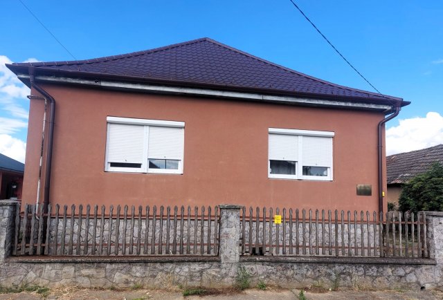 Eladó családi ház, Mándokon 33.5 M Ft, 3 szobás