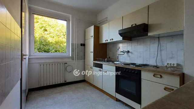Eladó téglalakás, Kiskőrösön 36 M Ft, 2+1 szobás