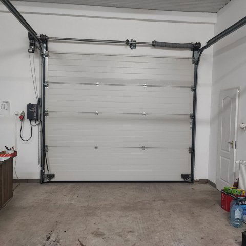 Kiadó üzlethelyiség, Debrecenben 700 E Ft / hó