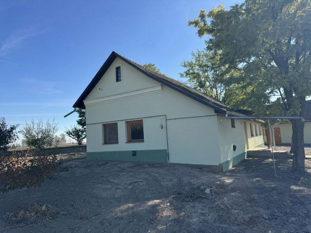 Eladó mezogazdasagi ingatlan, Makón 69.9 M Ft