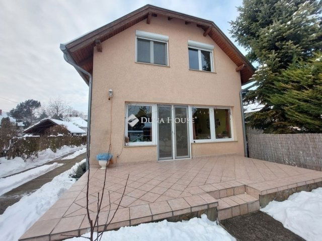 Eladó családi ház, Budapesten, III. kerületben 230 M Ft