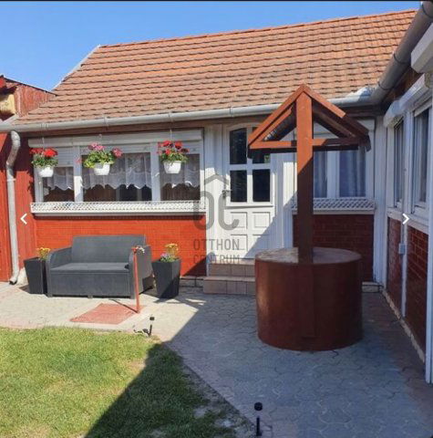 Eladó családi ház, Poroszlón 39 M Ft, 3 szobás