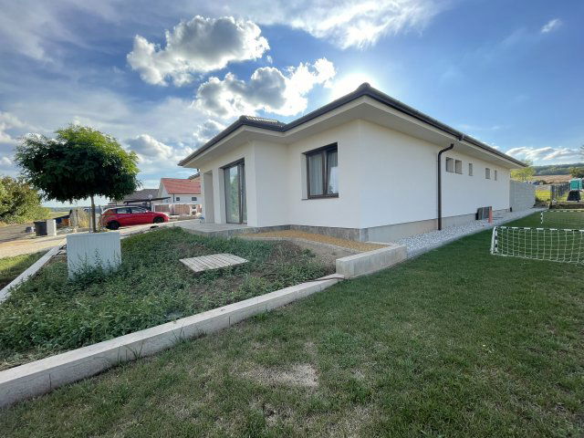 Eladó családi ház, Litéren 179 M Ft, 4 szobás