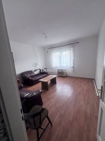 Eladó családi ház, Sződön 82.43 M Ft, 5 szobás