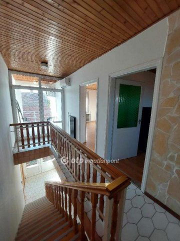 Eladó családi ház, Dunaharasztin 120 M Ft, 5 szobás