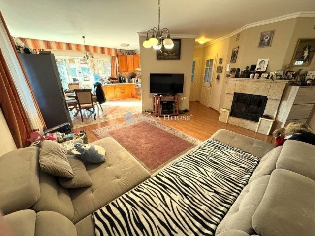 Eladó családi ház, Esztergomban 115 M Ft, 4 szobás