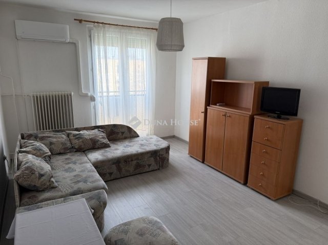 Eladó panellakás, Pécsett 46.9 M Ft, 2 szobás