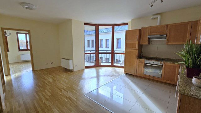 Kiadó téglalakás, albérlet, VI. kerületben, Benczúr utcában