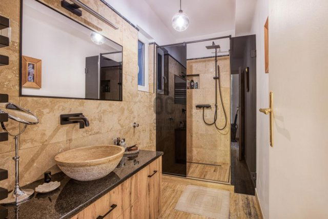 Eladó téglalakás, Budapesten, I. kerületben 109.9 M Ft, 2 szobás