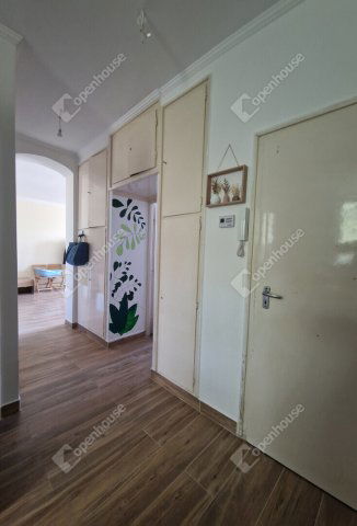 Eladó téglalakás, Komáromban 52 M Ft, 3 szobás