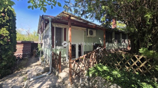 Eladó telek, Vácon 150 M Ft / költözzbe.hu