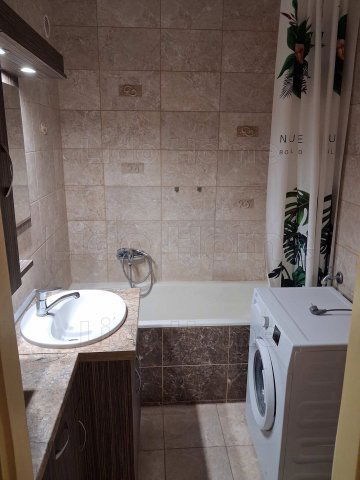 Eladó téglalakás, Várpalotán 37 M Ft, 1 szobás