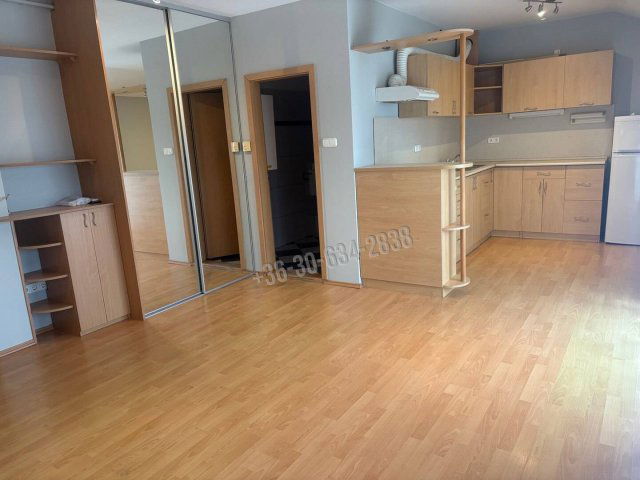 Eladó téglalakás, Mosonmagyaróváron 39.9 M Ft, 1 szobás