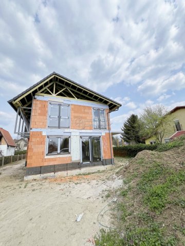 Eladó családi ház, Szegeden 125 M Ft, 4 szobás