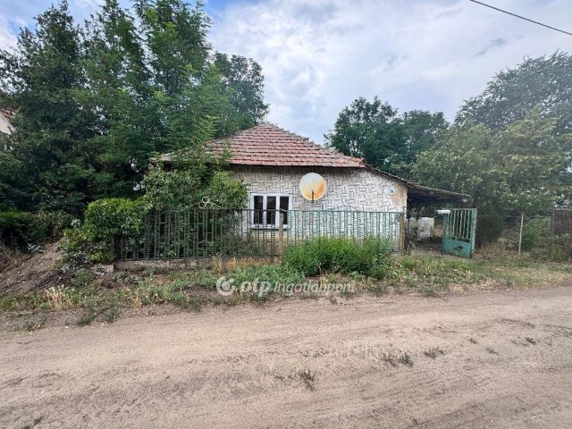 Eladó családi ház, Cibakházán 3.8 M Ft, 2 szobás