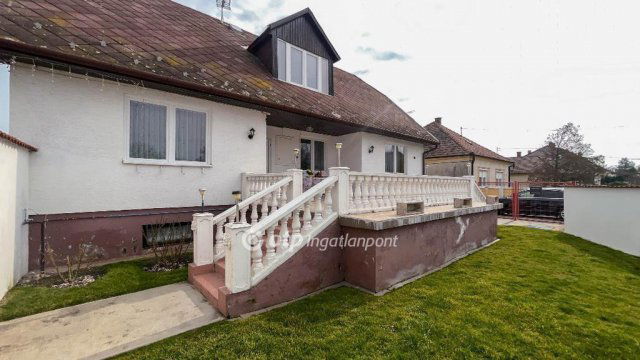 Eladó családi ház, Halászin 99.5 M Ft, 5 szobás