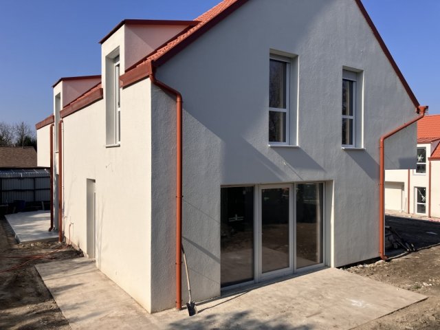 Eladó ikerház, Velencén 105 M Ft, 4+1 szobás