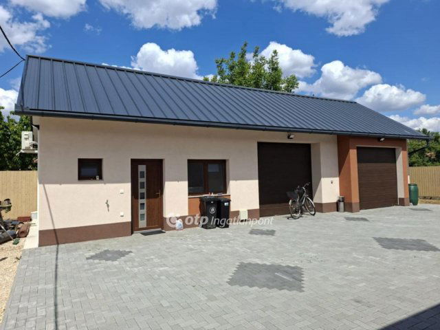 Eladó családi ház, Hajdúböszörményen 62 M Ft, 2 szobás